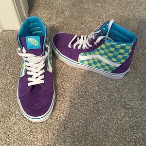 Worn once High-Top Vans Size:7.5W